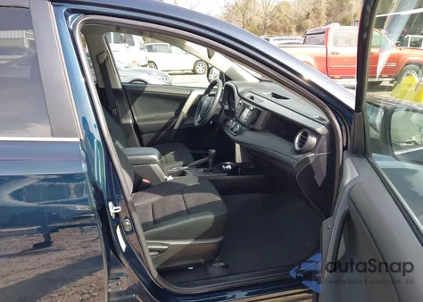 2017 Toyota Rav4 Le z USA, uszkodzony, nr VIN 2T3BFREV6HW579339